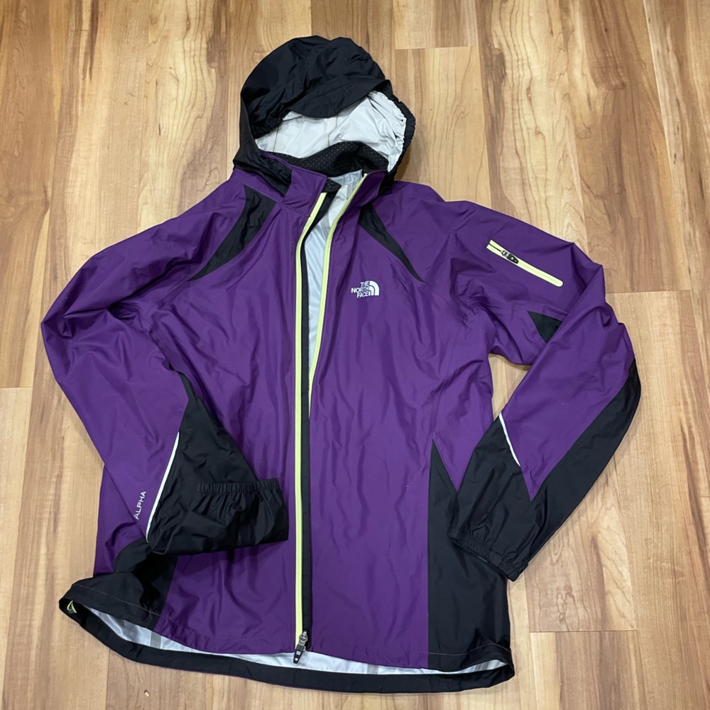XL north face rain jacket